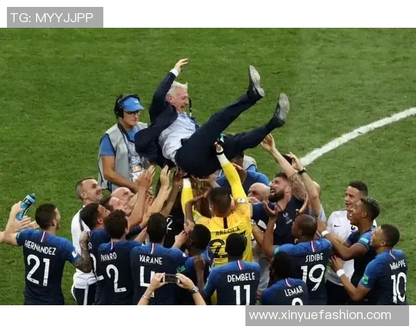 深圳足球队在世界杯预选赛中的速度表现分析与战术探讨 深圳足球队在世界杯预选赛中的速度表现分析与战术探讨