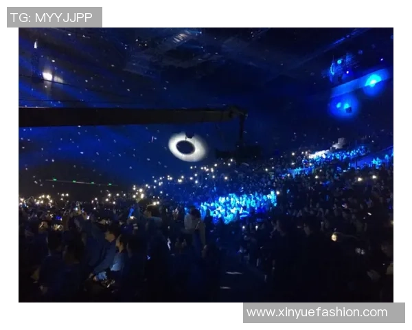 足球场上的璀璨明星如同夜空中的星辰闪耀着激情与荣耀的光芒 足球场上的璀璨明星如同夜空中的星辰闪耀着激情与荣耀的光芒